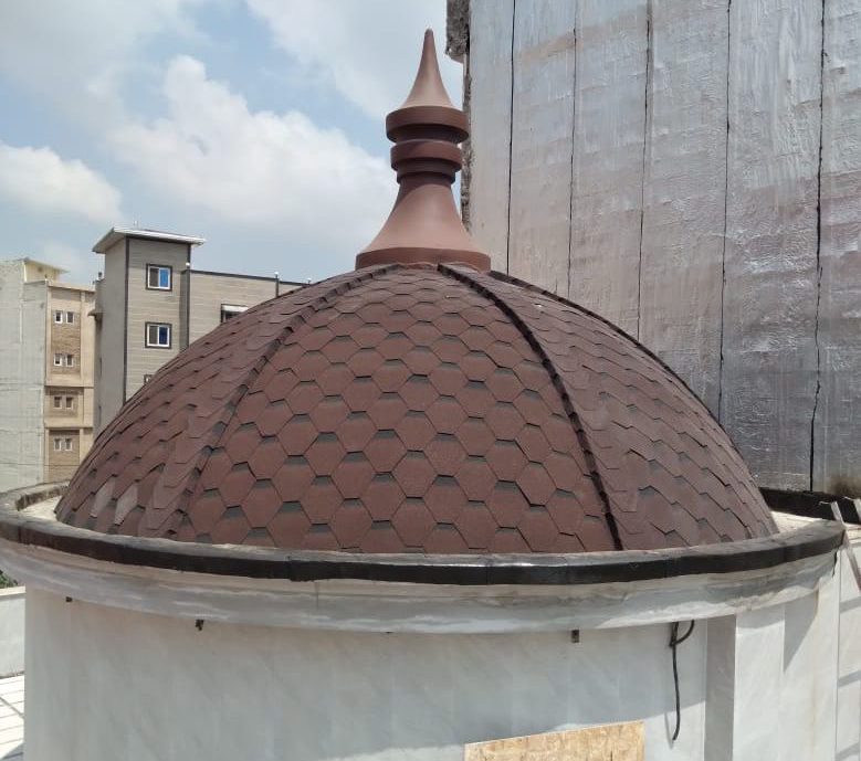 سقف گنبدی با پوشش شینگل قرمز