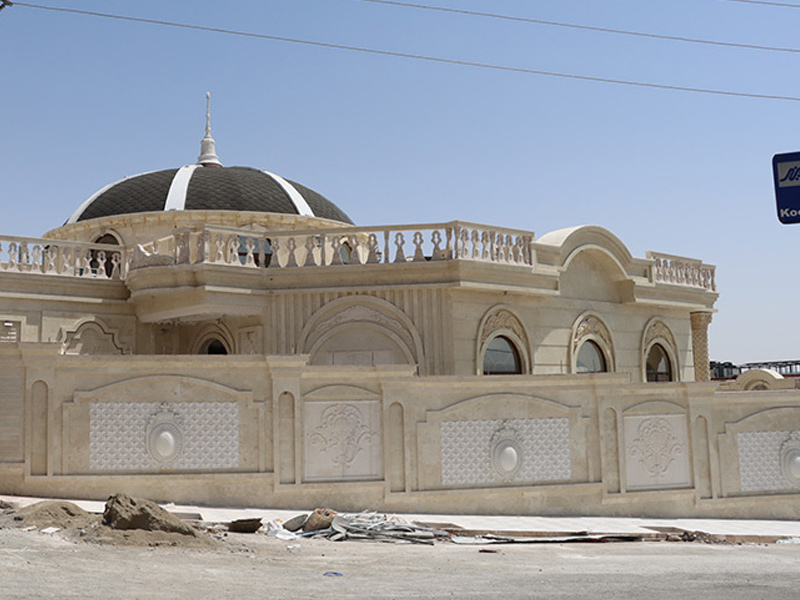 نمای سنگی باسقف مشکی